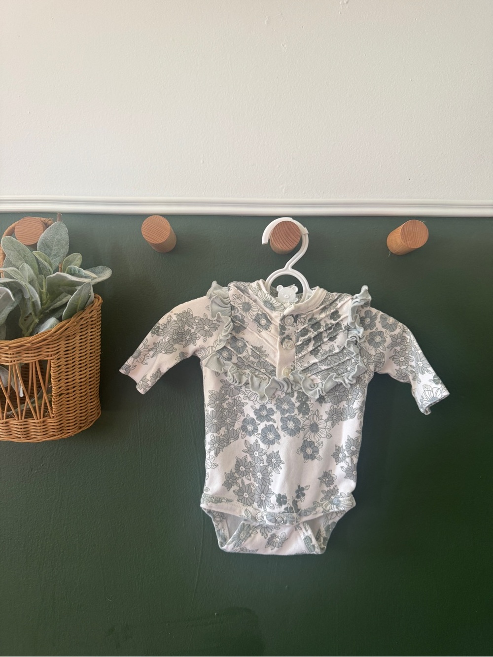 Zara Floral Ruffle Bodysuit Long Sleeve Green/White Baby Girls 0-3 months